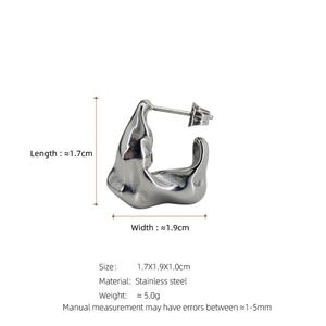 Boucles d'oreilles plissées irrégulières en acier inoxydable haut de gamme, design argenté tendance qui ne ternit pas, idéales pour mariage ou cadeau - Product Image 3