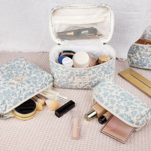 Set de 3 Bolsas de Cosméticos Acolchadas con Diseño Floral <span class=keywords><strong>Coqueta</strong></span> para Viaje, Modelo 2026 - Product Image 2