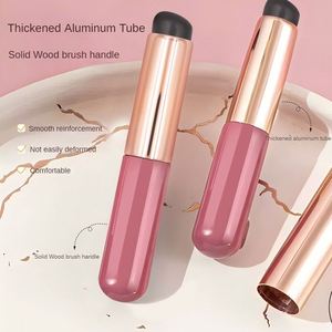 แปรงทาลิปสติกแบบพกพา แปรงแต่งหน้าสำหรับเกลี่ยลิปสติก แปรงคอนซีลเลอร์ขนาดเล็กอเนกประสงค์ แปรงซิลิโคนสำหรับทาปากพร้อมฝาปิด - Product Image 5