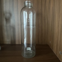 Bouteille en verre tendance et élégante de 700 ml, usage polyvalent pour les spiritueux haut de gamme, les liqueurs et les boissons raffinées