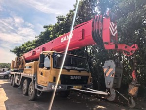 Grue sur camion SANY STC500E Modèle 2024 Capacité de charge nominale de 50 tonnes Hauteur de levage de 61,5 m Moteur Weichai Boîte de vitesses Matériel d'occasion - Product Image 2