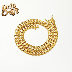 Collar de Cadena Cubana de Oro Real con Eslabón Liso de 10/12/14/16/18/20/22mm de Ancho y Hebilla de Mariposa con Piedras de Diamante de Zirconia - Product Image 1