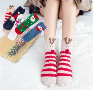 Calcetines peludos esponjosos de Navidad para mujer, caja de regalo de vacaciones, invierno, 2021