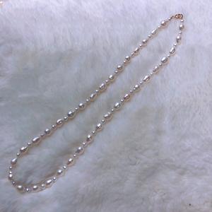 Collier en perles de lin blanc argenté polyvalent d'été, design rétro artistique irrégulier en forme de goutte d'eau, élégant et tendance - Product Image 1