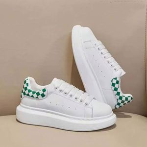 Baskets décontractées de luxe rétro à lacets, respirantes, pour le sport et le skateboard, grandes tailles, blanches, mode printemps-été-automne - Product Image 3