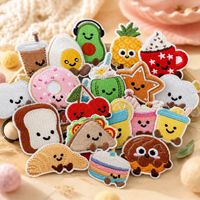 Patchs brodés thermocollants et à coudre mignons sur le thème des collations : œuf frit, avocat, ananas, thé au lait, cupcake, burger, cookie, donut
