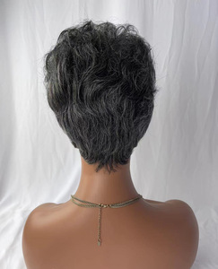 Acconciatura Corta con Piccoli Riccioli - Parrucca Artificiale Personalizzata ad Alta Densità in Fibra Resistente al Calore per Donne. - Product Image 4