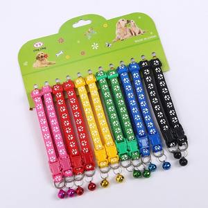 Collares de gato reflectantes ajustables con patrón de pata de hueso barato al por mayor con campanas ID 12 unids/set <span class=keywords><strong>Collar</strong></span> de gatos pequeños - Product Image 2