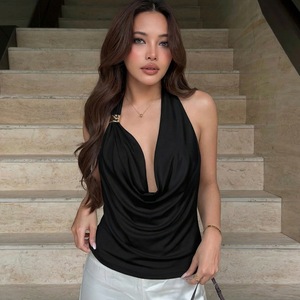 Vente chaude européenne et américaine : Nouvelle mode automne-hiver, Vêtements pour femmes en gros, Petit débardeur sexy dos nu à col licou de couleur unie - Product Image 2