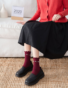 KTA-052 <span class=keywords><strong>Chaussettes</strong></span> ras du cou tendance pour femmes, motif volanté élégant avec perles, technique de tricotage en coton, idéales pour le printemps - Product Image 6