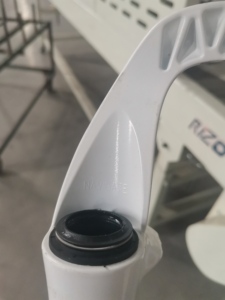 Fourche de vélo 26 pouces Navigate, amortisseur à huile et gaz, commande au niveau de l'épaule, fourche avant à commande par câble, en alliage - Product Image 6