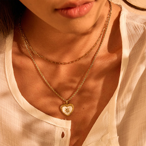Collar con Colgante de Zirconia en Forma de Corazón con Ocho Puntas y Estrella, Chapado en Oro PVD de 18K, Cadena de Cuerda Trenzada, Diseño Francés - Product Image 1