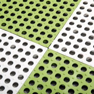 Alfombrilla de baño de PVC antideslizante entrelazada de 30x30 cm para seguridad en el baño con ventosas, opciones de color verde y blanco - Product Image 1