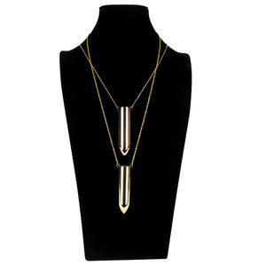 เครื่องสั่นรูปทรงกระสุนสีทองสุดหรู พร้อมสายรัดแบบดิลโด้ นวดหน้า สร้อยคอ บรรจุภัณฑ์ของขวัญ ของเล่นเซ็กส์ขนาดเล็กสำหรับผู้หญิง - Product Image 1