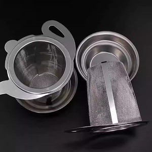 Infusor de Té Magnético de Acero Inoxidable Pulido, Forma de Tetera Moderna, Extra Fino, Plateado, con Bandeja Recolectora - Product Image 2