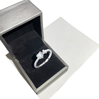 QX 925 Sterling Silber Herz CZ Ring Rhodium-Plattiert Kreuz-Design Hypoallergen Anlaufgeschützt Damen Großhandel Maßanfertigung Fabrik
