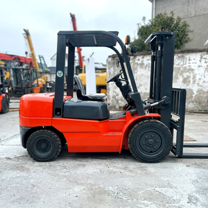 Montacargas Diésel Usado de 3 Toneladas con Motor Japonés y Mástil de Dos Etapas para una Manipulación Logística Confiable en Almacenes - Product Image 1