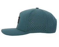 Gorra de Béisbol de Mezclilla Personalizada de 5 Paneles con Parche de Goma, Corte Láser Perforado, Impermeable, 100% Poliéster, Secado Rápido, Unisex, Deportiva, para Golf