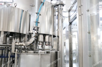 Ligne de production clé en main de A à Z pour usine d'eau minérale en bouteille