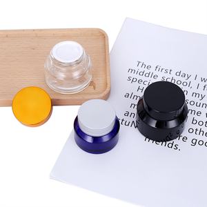 Tarro de vidrio transparente esmerilado inclinado de 15g, 30g, 50g recargable con tapa de madera para envasado de crema facial y contorno de ojos - Product Image 5