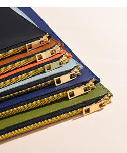 Porte-documents A4 en PU grande capacité, pochette zippée de haute qualité, personnalisable avec logo pour entreprises, idéal pour réunions, affaires, étudiants et promotion. - Product Image 2