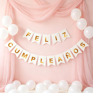 Elegante Ghirlanda 'Feliz Cumpleaños' con Lettere Bianche e Dorate, 16 Pezzi, Striscione per Feste da 4 Metri - Product Image 6
