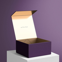 Boîte cadeau pliable violette avec logo personnalisé, couvercle intérieur doré et finition brillante pour cosmétiques et coffrets cadeaux, vente en gros