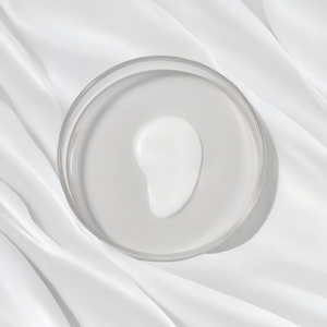 Suero antienvejecimiento avanzado con ceramida Cica y ácido hialurónico para una reparación de barrera de humedad y brillo de piel más suave - Product Image 4