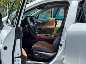 Oferta Especial: <span class=keywords><strong>Toyota</strong></span> <span class=keywords><strong>Venza</strong></span> <span class=keywords><strong>2022</strong></span> 2.5L Híbrido E-FOUR AWD Edición Ultimate, Matriculado Mayo <span class=keywords><strong>2022</strong></span>, 30,000 KM, SUV de Lujo de 5 Puertas y 5 Asientos - Product Image 4