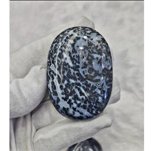 Pierre de palmier Gabbro Indigo de qualité supérieure pour la pleine conscience, le Reiki, la guérison émotionnelle et les pratiques de méditation – Disponible au meilleur prix - Product Image 1