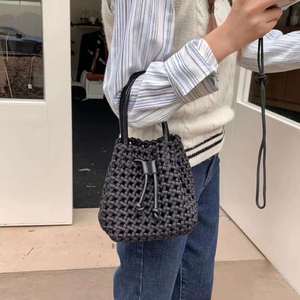 Bolso de Neopreno Artesanal Tejido para Mujer, con Cordón, Ligero, Gran Capacidad, Correa Extraíble, Multicolor, Elegante - Product Image 3