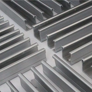 亜鉛メッキ鋼製C型鋼構造用鋼材 - Product Image 2