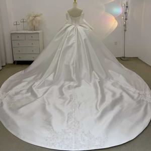 Robe de mariée formelle longue en satin moderne à col bateau JJ122 avec appliques florales en cristal - Product Image 2