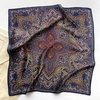 Nouveau fantaisie mode 100% vraie soie impression petit carré cou écharpe Bandanas femmes 70*70cm crochet fleur soie foulard cheveux foulards