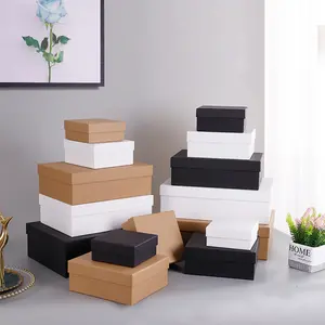 verpackungsbox aus karton handwerklich papier in fertiger größe mit geschenktüte