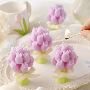 Nueva Llegada: Velas Aromáticas Hechas a Mano con Ramo de Tulipanes Multicolor y Lazo Decorativo - Vela Artística Estética <span class=keywords><strong>para</strong></span> el Día del Padre y Año Nuevo - Product Image 1