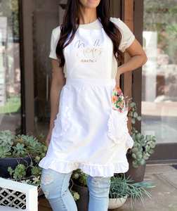 ผ้ากันเปื้อนผ้าฝ้ายสีชมพูแบบกำหนดเองสำหรับผู้หญิง ใช้ในครัวและร้านเสริมสวย พร้อมระบายและกระเป๋า  โลโก้แบบกำหนดเอง ผ้าส่วนตัว ของขวัญสำหรับพนักงานต้อนรับ - Product Image 5