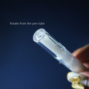 2026 Gran Venta: Botella Dispensadora con 3 Cabezales de Cepillo Opcionales y Esponja, Lápiz Cosmético Giratorio para Brillo Labial - Product Image 5