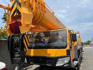 Grúa de camión usada Qy100v 95% nueva, marca XC, con pluma telescópica hidráulica, cabrestante RC, grúa móvil para camión. - Product Image 6