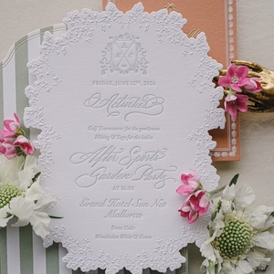 Carte d'invitation personnalisée en relief avec impression vanille, sérigraphie, logo personnalisé, design 3D en relief pour fête de jardin et mariage - Product Image 1