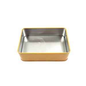 Offre Spéciale : Boîte en Étain Jaune Rectangulaire à Motif Dessin Animé avec Ensemble de Badges Épinglables - Product Image 4