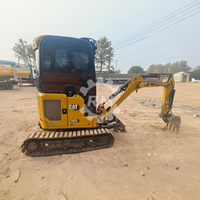 Excavatrice compacte sur chenilles d'occasion CAT 302CR de 2,3 tonnes pour aménagement paysager – Demande de renseignements sur les modèles CAT301.8, CAT302.7CR, CAT303.5CR
