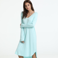 Vente en gros de pyjamas personnalisés pour femmes populaires chemise de nuit longue et confortable pour la maison