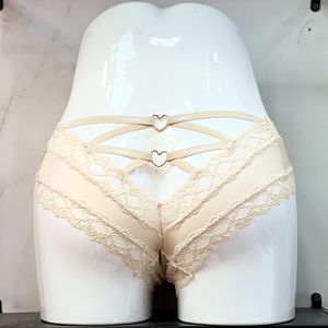 กางเกงขาสั้นทรงสามเหลี่ยมสำหรับผู้หญิง เอวต่ำ ระบายอากาศได้ดี ตกแต่งด้วยลูกไม้ รูปหัวใจแบบโปร่ง พร้อมห่วงรัดแบบหัวเข็มขัด สวมใส่สบาย - Product Image 5