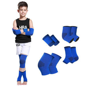 Ensemble de protection ultra-léger 4-en-1 pour enfants : protège-poignets, coudes, genoux et chevilles pour le basketball et le skateboard - Product Image 1