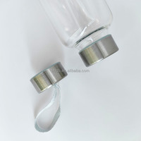 Bouteille d'eau potable avec logo personnalisé pour la randonnée sportive Bouteilles d'eau en verre de 550ml à large ouverture