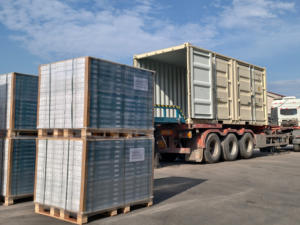 Bon marché Prix 8mm 12mm Bois Pisos Laminados Sol <span class=keywords><strong>stratifié</strong></span> Haute brillance Pisos Laminado 8mm Plancher <span class=keywords><strong>flottant</strong></span> - Product Image 6