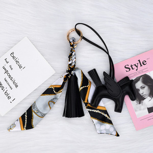 Mode Pu Lederen Hanger Met Lint Schattige Pony Gevleugelde Paardentas Charme Sleutelhanger Auto Sleutelhanger Handtas Accessoire - Product Image 3