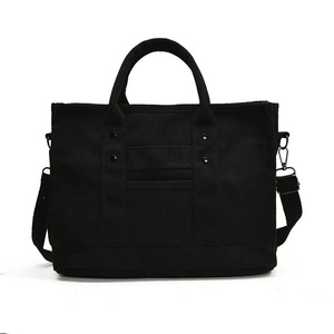 La nuova borsa <span class=keywords><strong>a</strong></span> tracolla <span class=keywords><strong>o</strong></span> <span class=keywords><strong>a</strong></span> <span class=keywords><strong>mano</strong></span> dal design elegante e semplice è adatta per l'uso casual e ha un'ampia gamma di utilizzi. - Product Image 3