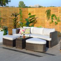 Ensemble lit de jour et chaise longue en rotin moderne tout temps pour dîner, soleil, terrasse, jardin, hôtel, plage ou piscine, loisirs en plein air